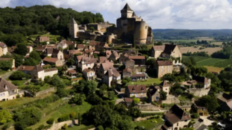 Tourisme en Dordogne : une légère baisse en 2025 mais des chiffres supérieurs à 2019