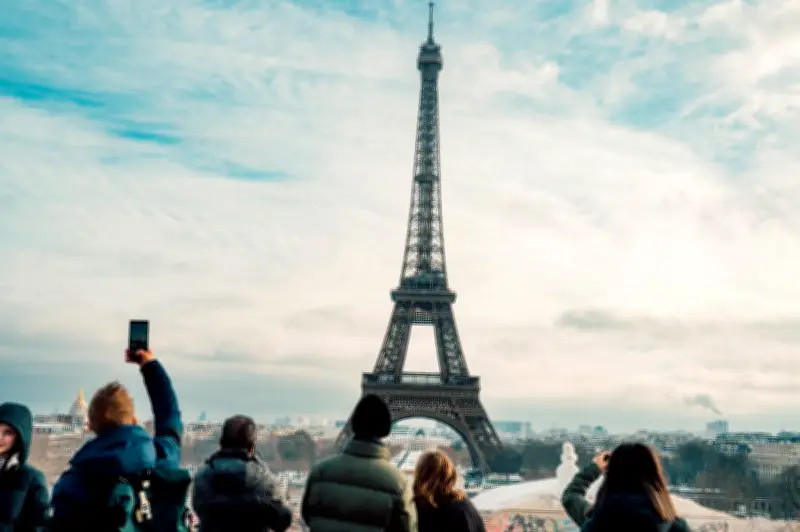 Tourisme en France : un record historique de 102 millions de visiteurs en 2025