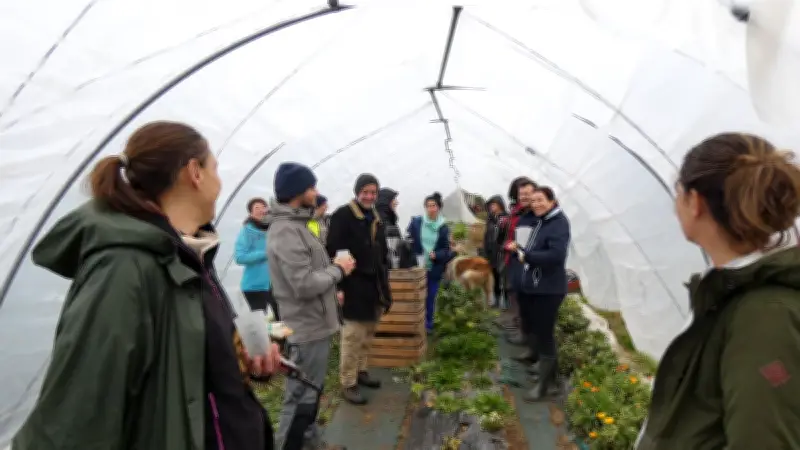 Tous Paysans crée du lien entre agriculteurs et habitants au jardin de Bizac