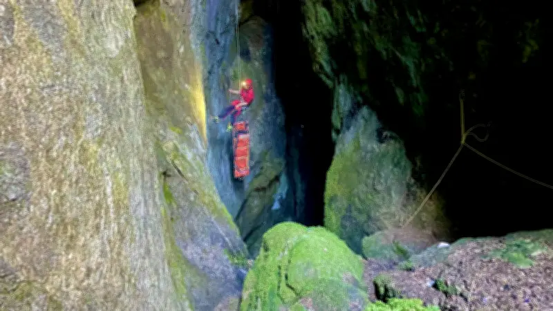 Tragédie spéléologique : un accident mortel dans l'aven de la Leicasse près de Montpellier
