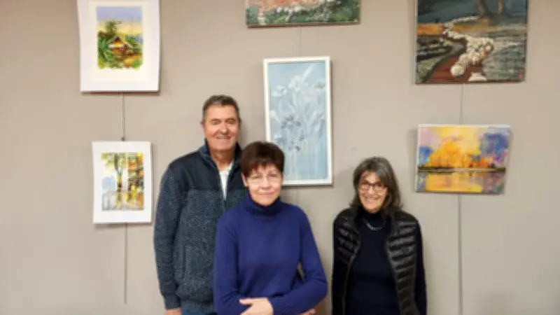 Trois artistes de Sussargues exposent leurs voyages colorés au Cellier du Val des Pins