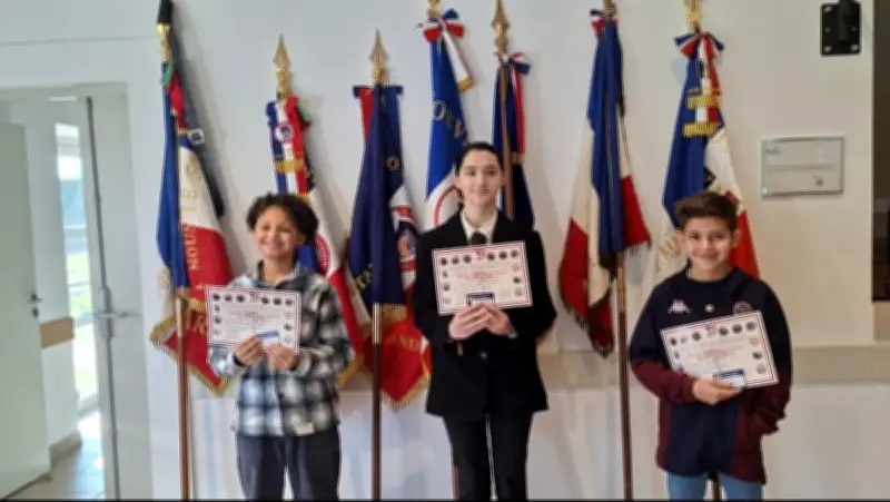 Trois jeunes honorés comme gardiens de la mémoire lors de l'assemblée du Souvenir français