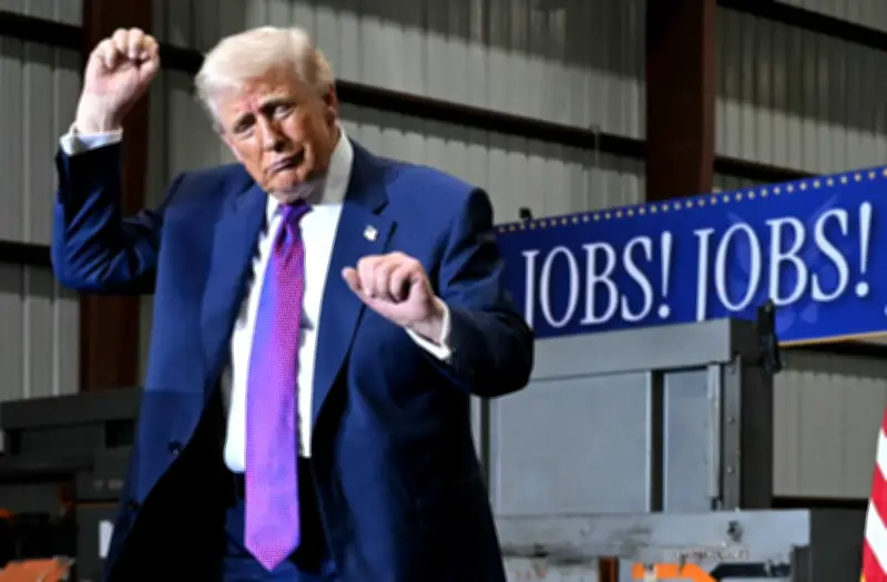 Trump accuse Obama d'avoir divulgué des secrets sur les extraterrestres