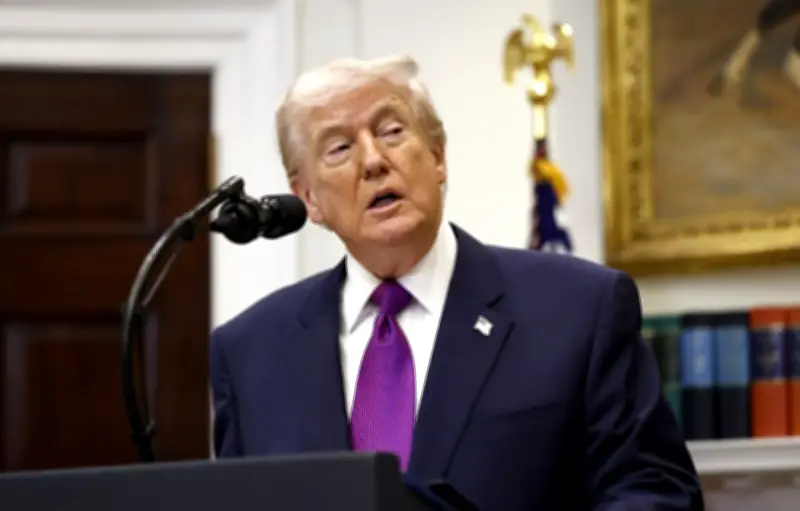 Trump critique Bad Bunny mais regarde son show au Super Bowl depuis Mar-a-Lago