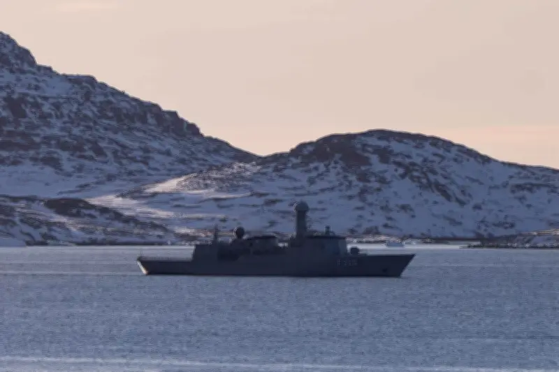 Trump envoie un navire hôpital au Groenland dans un contexte de tensions arctiques