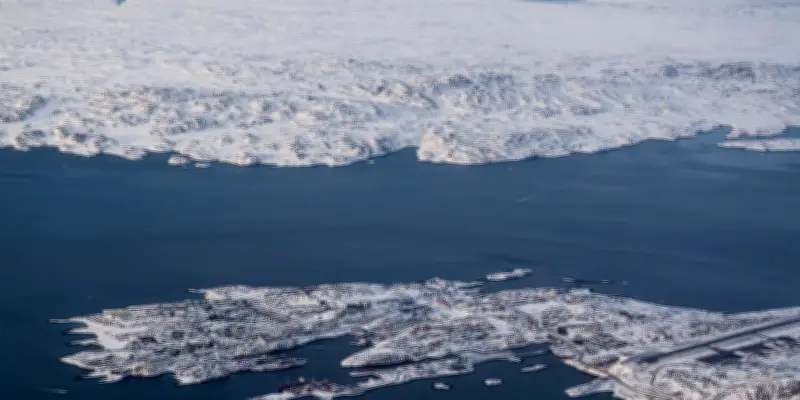 Trump envoie un navire-hôpital au Groenland, renforçant ses ambitions arctiques