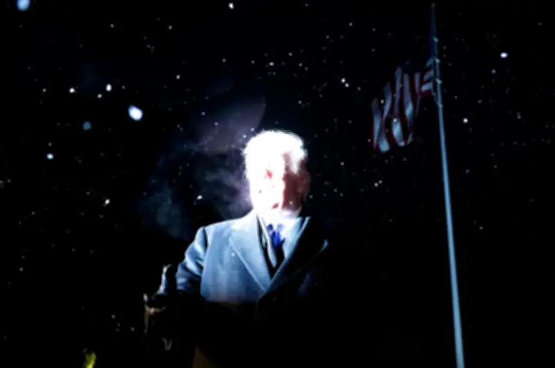 Trump festoie pendant que les Américains souffrent : une réalité politique américaine