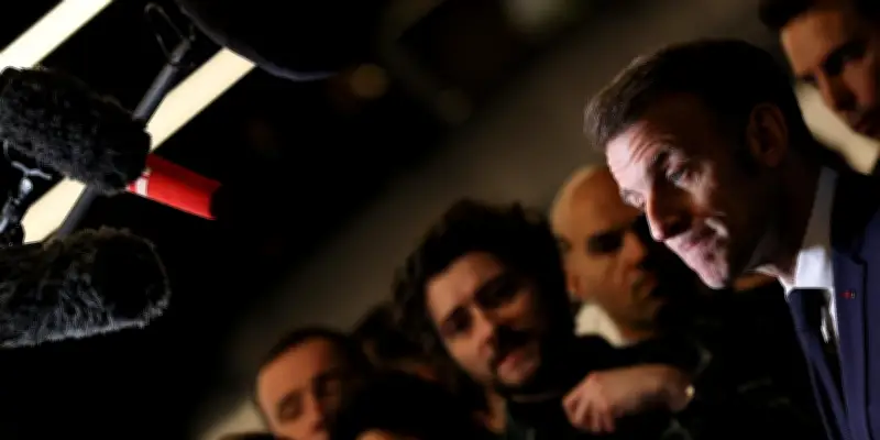 Trump impose une taxe douanière mondiale après la censure de la Cour suprême américaine