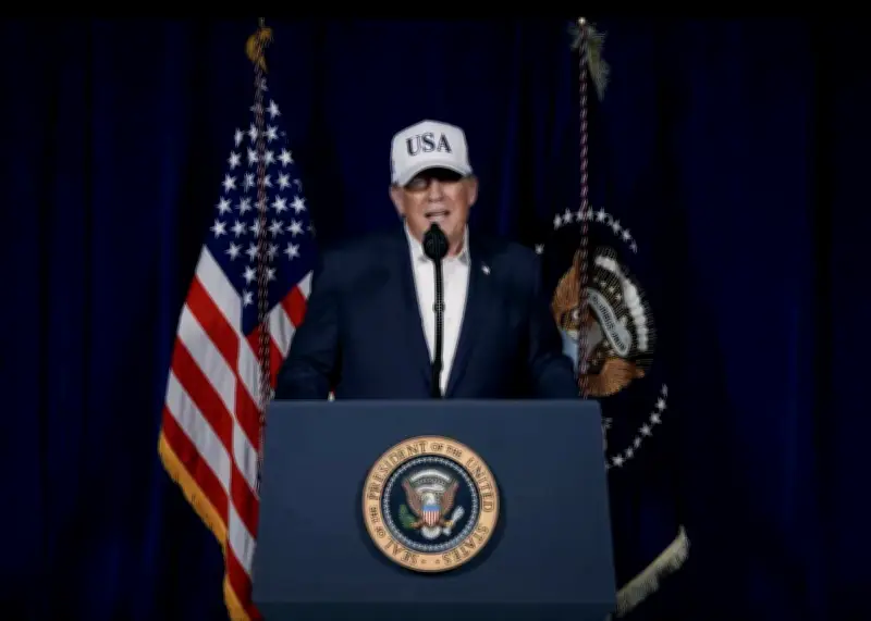 Trump jongle entre burgers et bombardements : une semaine de signaux contradictoires envers l'Iran