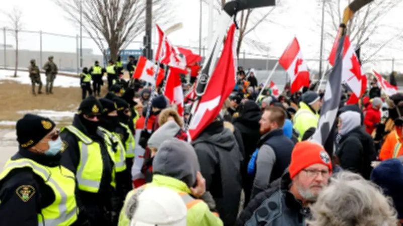 Trump menace de bloquer un pont Canada-USA financé par Ottawa, exige 50% de propriété