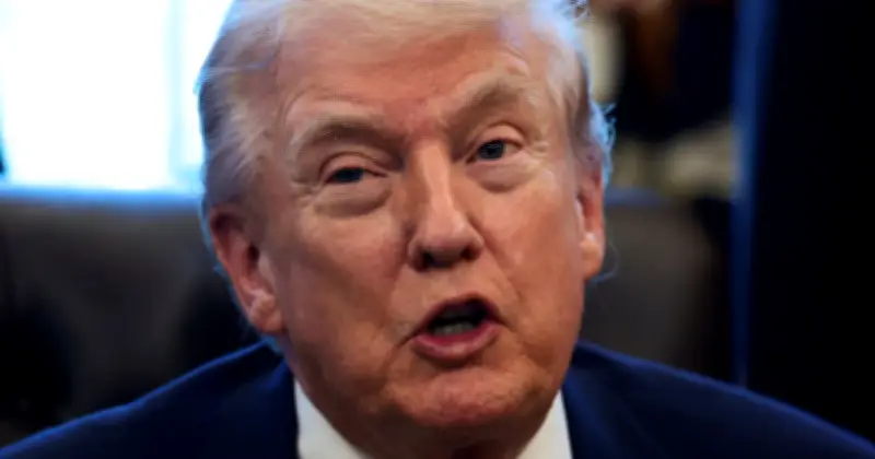 Trump menace l'Iran d'un second porte-avions si les négociations nucléaires échouent