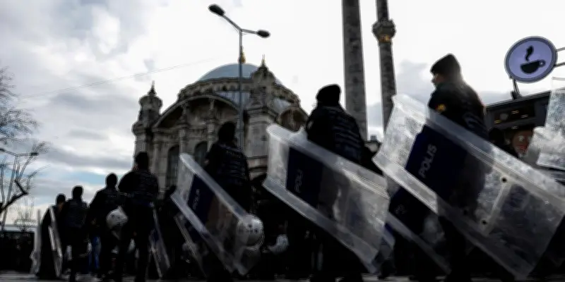 Turquie : six militants européens arrêtés à Istanbul lors d'une enquête sur les prisons