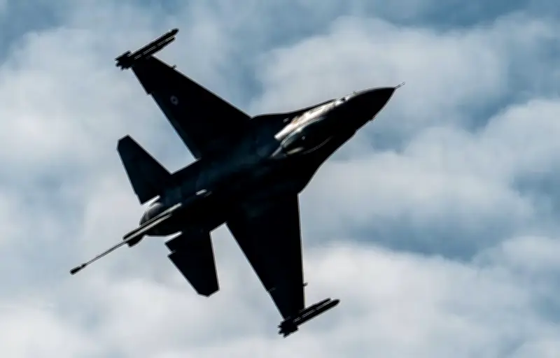 Turquie : un F-16 s'écrase après une mission de surveillance frontalière, le pilote décède