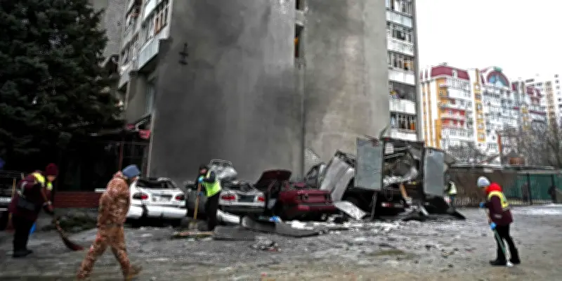 Ukraine : attaque massive russe avec 39 missiles et 420 drones, des dizaines de blessés