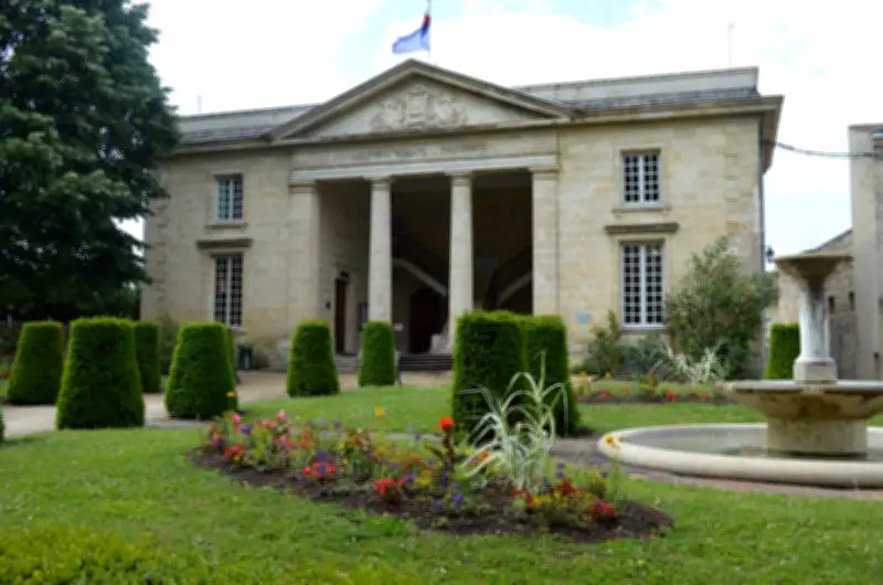 Un agent municipal de Castillon-la-Bataille condamné pour détournement de biens publics