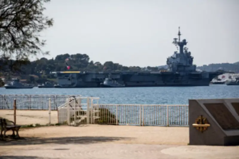 Un drone non identifié perturbe les environs du porte-avions français en Suède