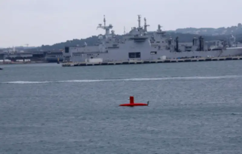 Un drone suspect neutralisé près du Charles de Gaulle en Suède, la Russie mise en cause