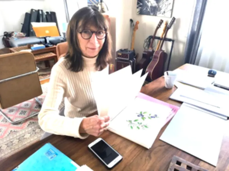 Un herbier illustré des plantes médicinales de l'île de Ré créé par un duo passionné