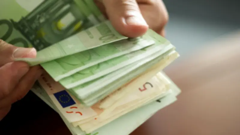 Un homme arrêté en Suède pour avoir prostitué son épouse auprès de plus de 100 hommes