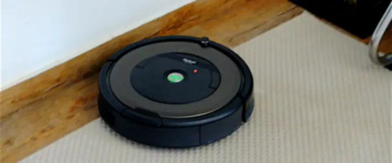 Un programmeur français pirate 7 000 aspirateurs robots en testant une manette PS5