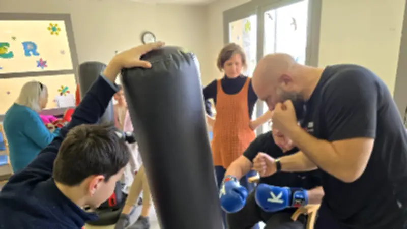 Un projet intergénérationnel mêle boxe et complicité à Gignac