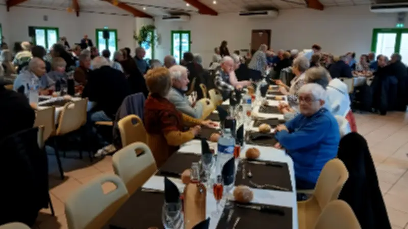 Un repas convivial réunit une centaine de seniors à Moulès-et-Baucels