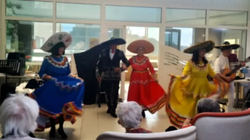 Un spectacle joyeux rend hommage à une résidente d'Ehpad dans l'Hérault