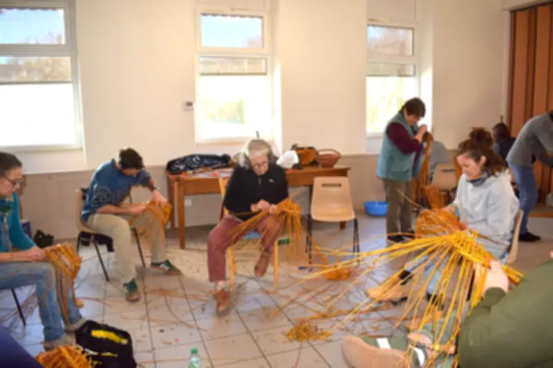 Un stage de fabrication de bouyricou à Esclottes pour perpétuer un art traditionnel