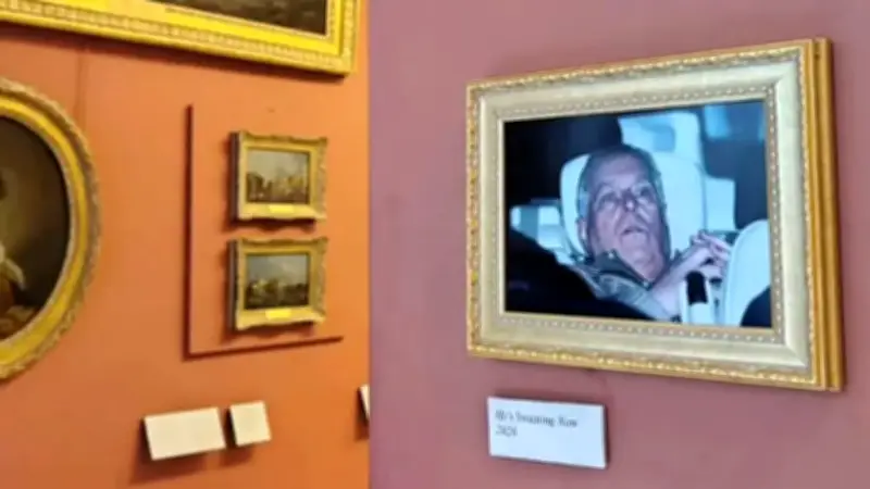 Un tableau du prince Andrew exposé au Louvre par des activistes pour dénoncer ses liens avec Epstein