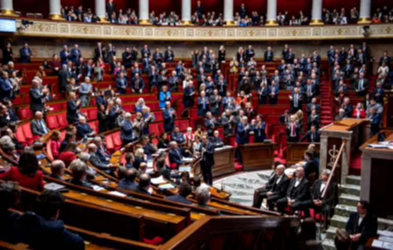 Une députée Horizons refuse de se lever pour la minute de silence à l'Assemblée nationale