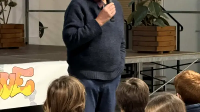 Une fresque pédagogique célèbre Haroun Tazieff à l'école de Gigean