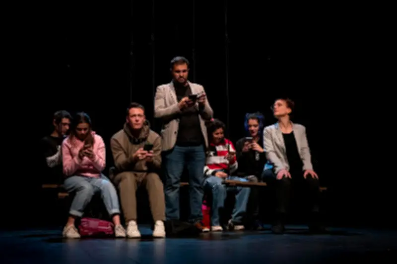 Une pièce interroge le devoir de mémoire à l'ère des réseaux sociaux à Gujan-Mestras