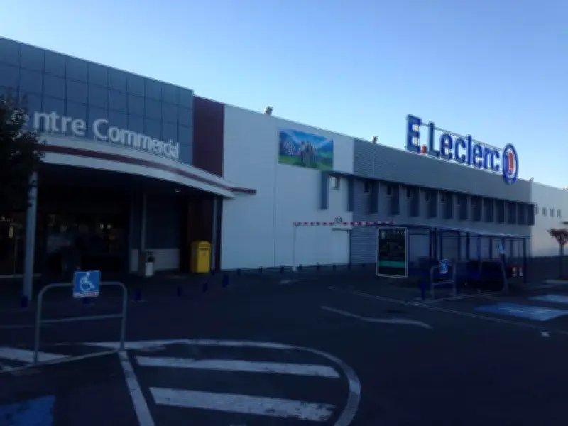 Une stagiaire de 18 ans arrêtée pour vol au E.Leclerc de Royan