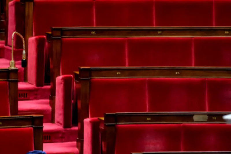 Une tribune pour la proportionnelle signée par Hollande, Borne et Tondelier divise