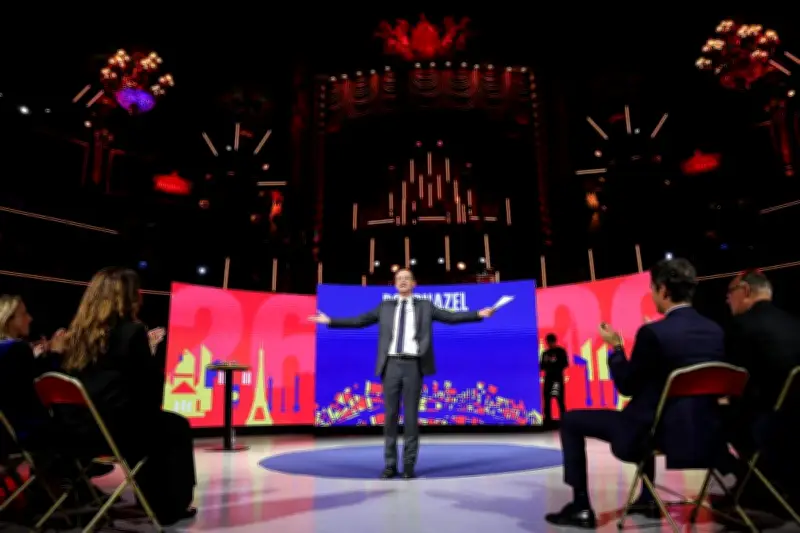 Union sacrée entre Gabriel Attal et Édouard Philippe au Cirque d'Hiver