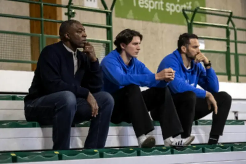 US Saintes : entre maintien sportif et défis administratifs avant le déplacement à Cherbourg