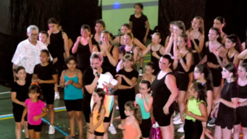 Vacances instructives à Roujan : soutien scolaire et activités sportives pour les enfants