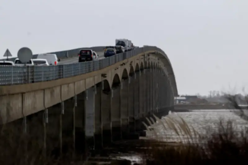 Vent violent sur le viaduc d'Oléron : restrictions de circulation et vitesse limitée à 50 km/h