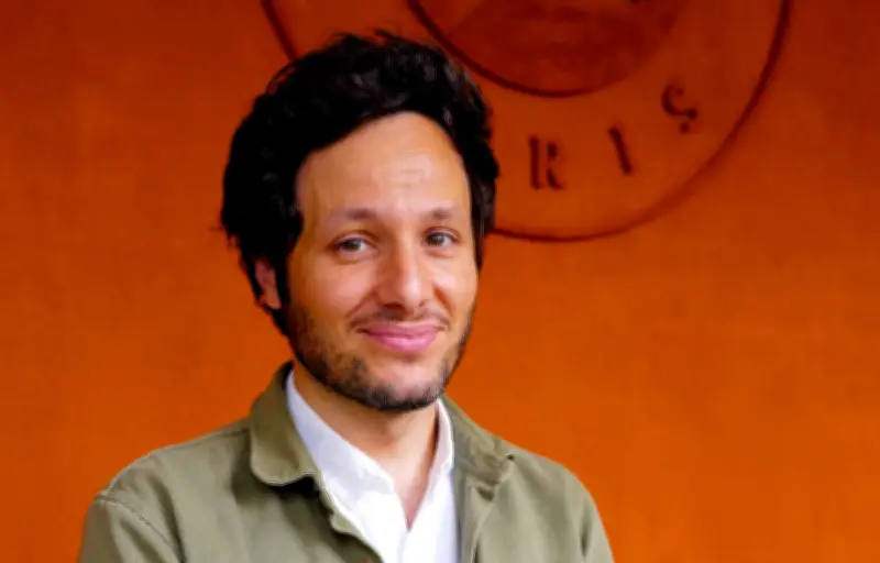 Vianney célèbre ses 35 ans dans sa cabane en construction : un anniversaire 'spécial'