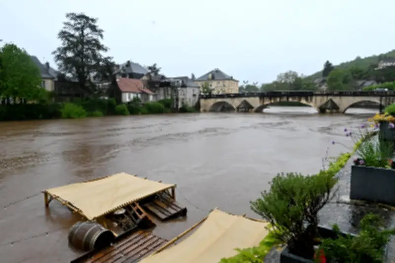 Vigilance jaune crues étendue en Dordogne : trois nouveaux tronçons sous surveillance