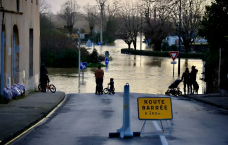 Vigilance maintenue : alerte rouge crues dans trois départements, décrue lente de la Garonne