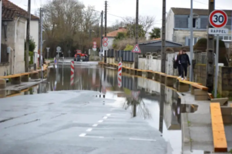 Vigilance orange sur plusieurs rivières : Saintes se prépare à une inondation majeure