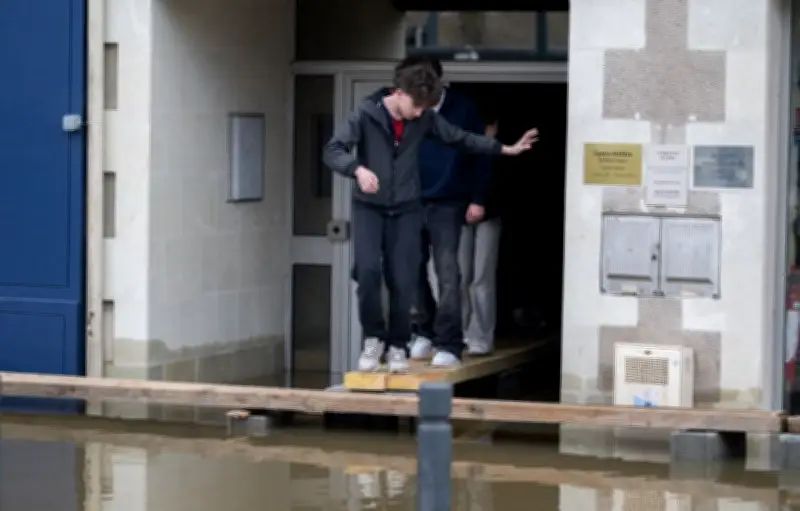 Vigilance rouge crue prolongée dans trois départements de l'Ouest