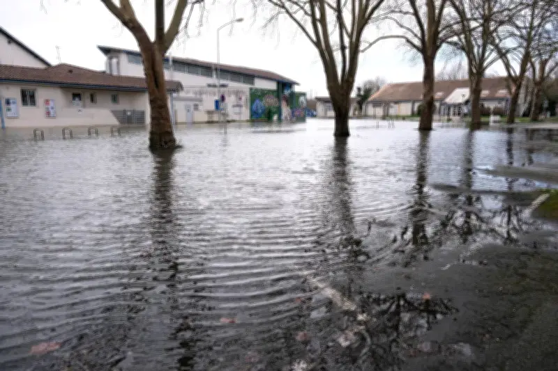 Vigilance rouge crues maintenue dans trois départements de l'Ouest ce dimanche