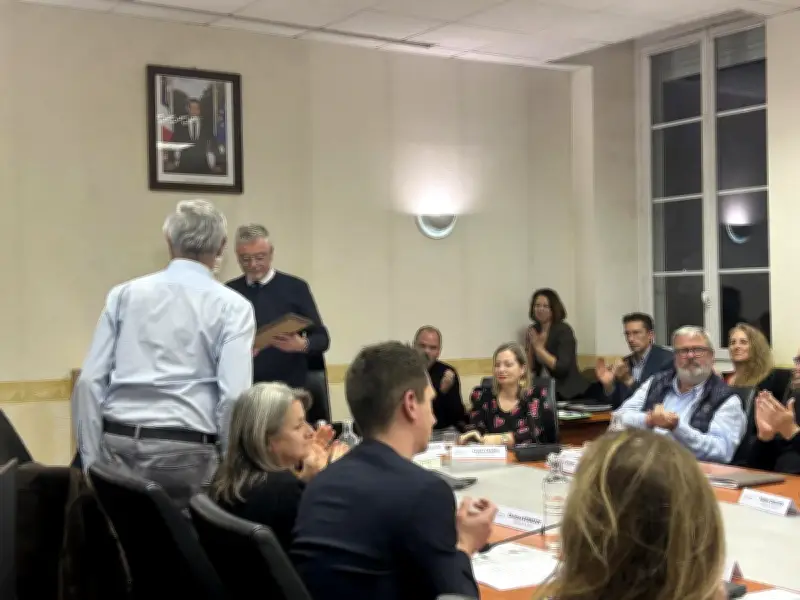 Villenave-d'Ornon : une dernière séance marquée par les adieux et les tempêtes