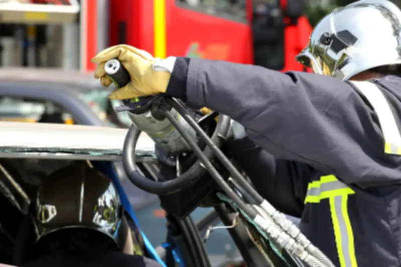 Villeneuve-sur-Lot : une voiture prend feu sur la place Lafayette, les pompiers évitent le pire