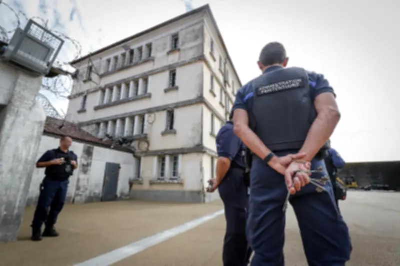 Violences contre des agents pénitentiaires : deux condamnations prononcées en visioconférence