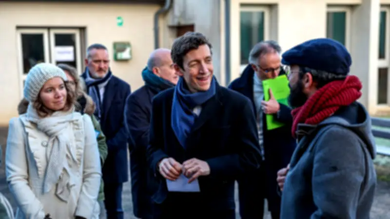 Violences scolaires : le courrier du ministre aux parents jugé infantilisant et insuffisant