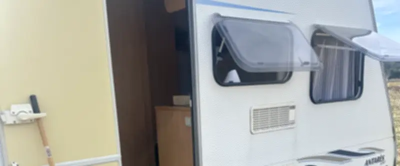 Vol de caravane : une psychopédagogue de Loupian privée de son cabinet de médiation animale