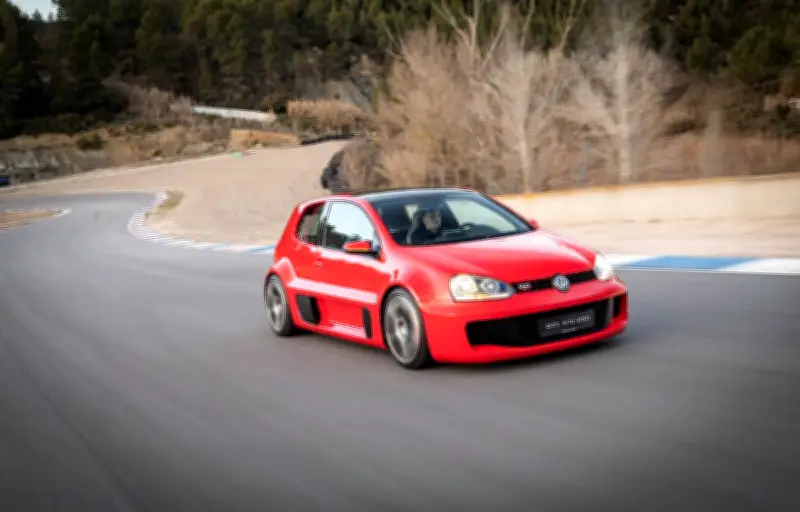 Volkswagen Golf GTI W12 : le concept délirant de 2007 avec un moteur Bentley